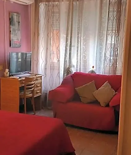 Cosmopolitan Roma